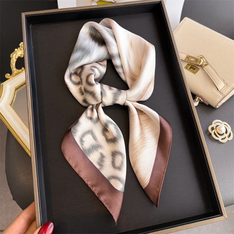 Lüks Kadın Kare Eşarp İpek Leo - Scarf Silk Square incelemesi ve fiyatı